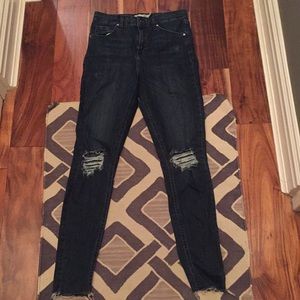 Topshop JAMIE high waisted ripped jeans, raw hem